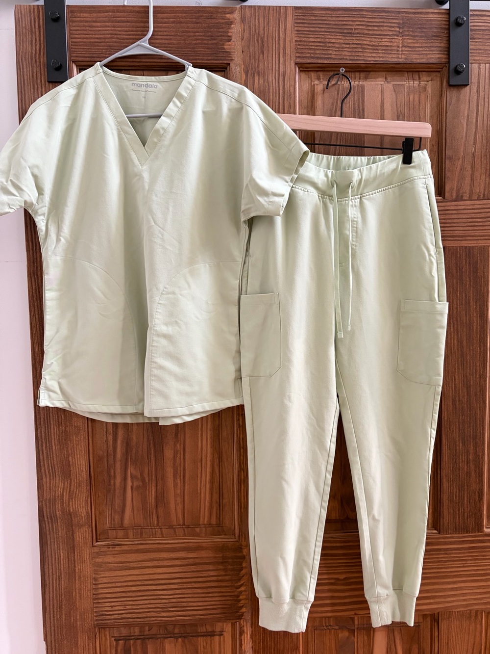 Mandala Scrub Set | Women’s XS | Sage/ lime | jogger set